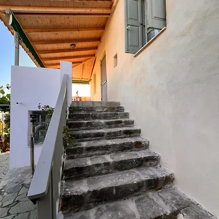Mia's Atelier Апартаменты Kamaria (Messinia)